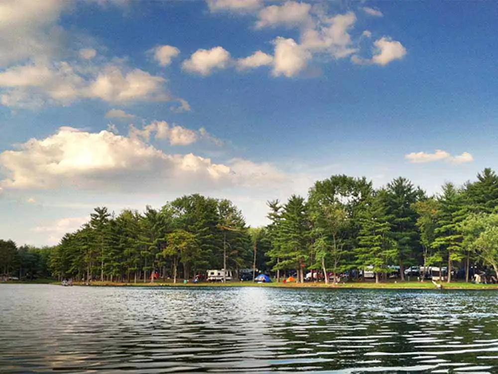 The place is huge with plenty of activities to do. Great swimming pool, large lake