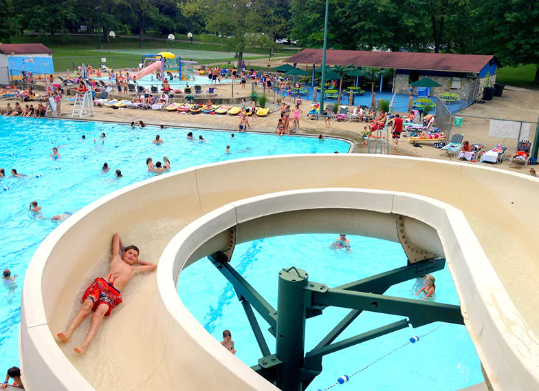 The place is huge with plenty of activities to do. Great swimming pool, large lake